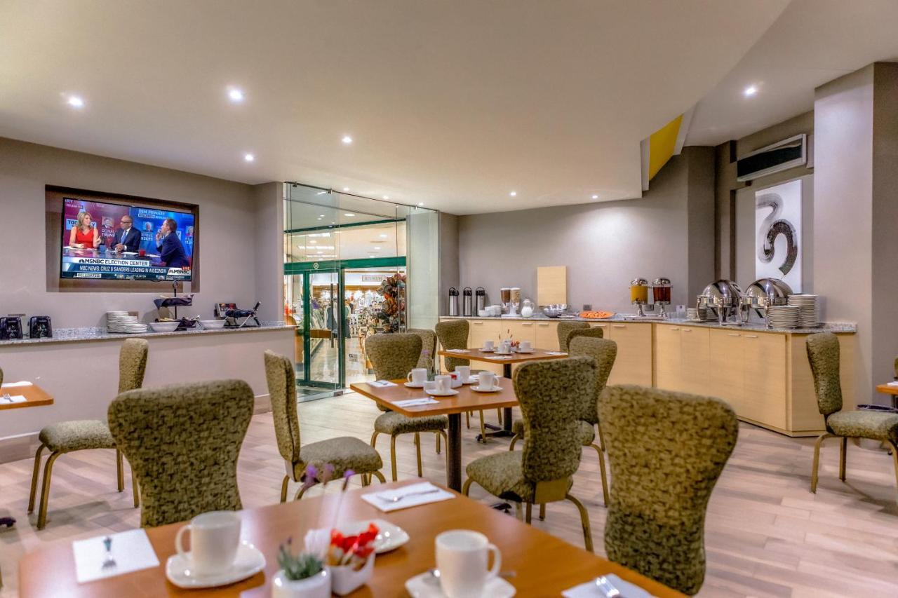 La Joya Pachuca Hotel Exterior photo The lounge at the airport